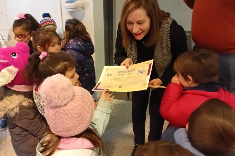 Alumnos del Ceip Miguel de Unamuno han conocido hoy el Ayuntamiento o la farmacia 