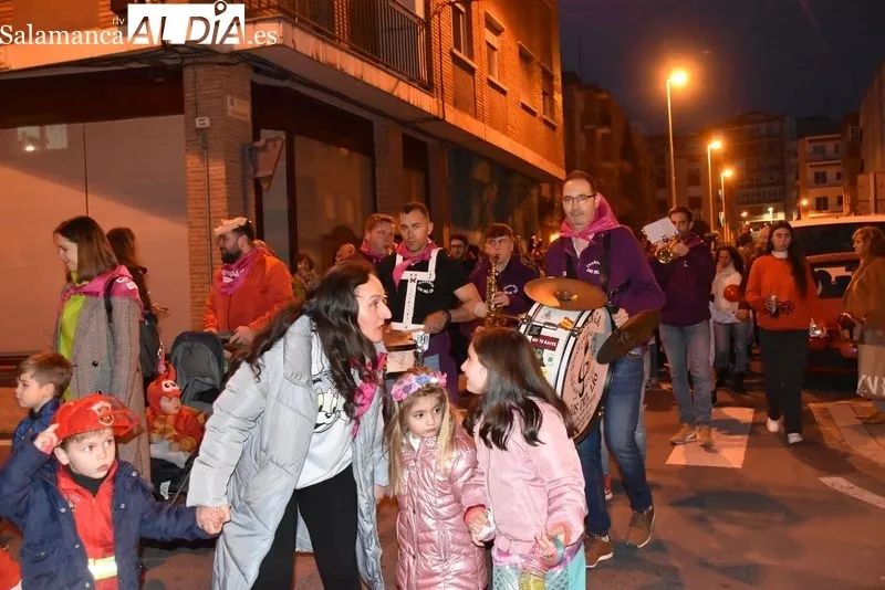 Desfile de Carnaval en el barrio del Oeste. Foto de Vanesa Martins