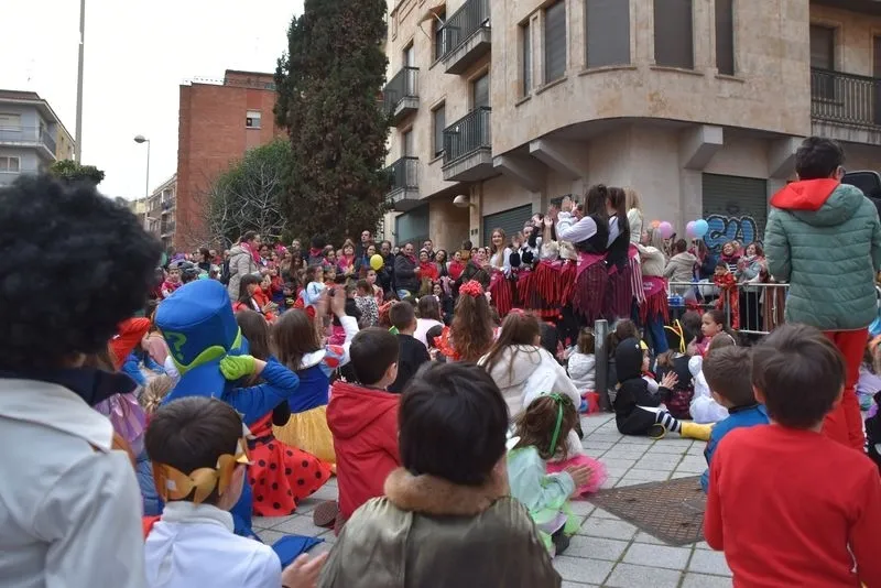 Desfile de Carnaval en el barrio del Oeste. Foto de Vanesa Martins