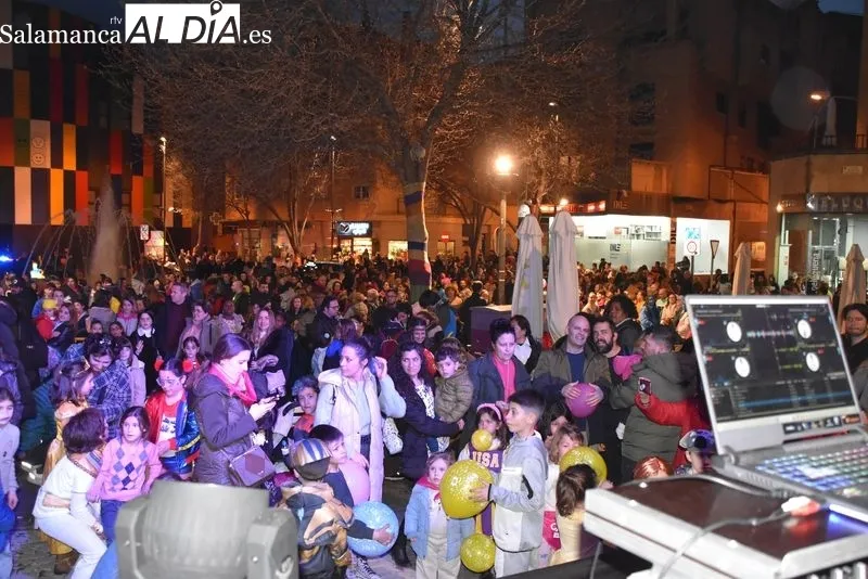 Desfile de Carnaval en el barrio del Oeste. Foto de Vanesa Martins