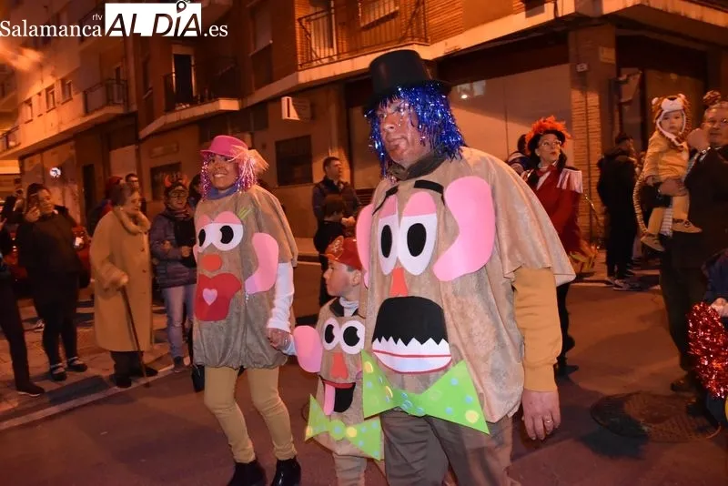 Desfile de Carnaval en el barrio del Oeste. Foto de Vanesa Martins