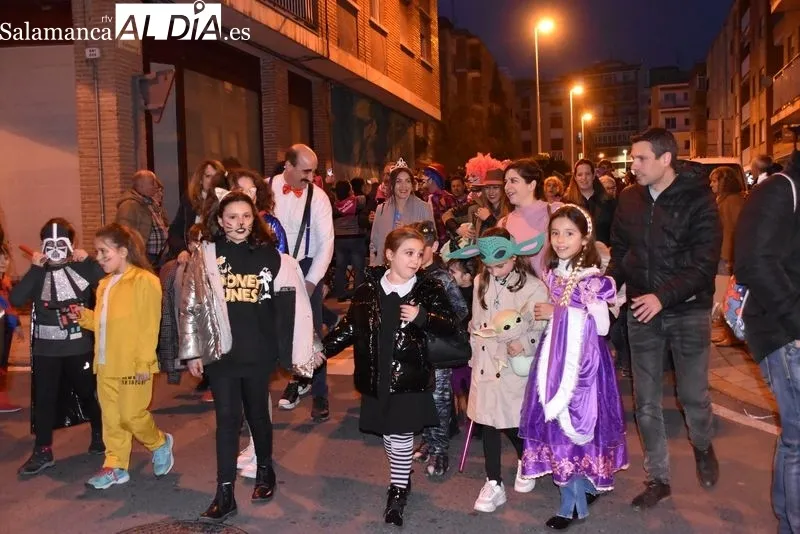 Desfile de Carnaval en el barrio del Oeste. Foto de Vanesa Martins