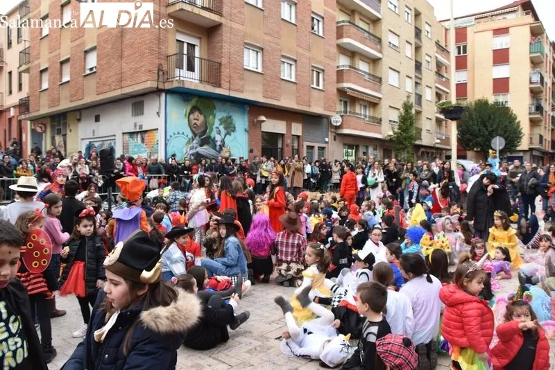 Desfile de Carnaval en el barrio del Oeste. Foto de Vanesa Martins