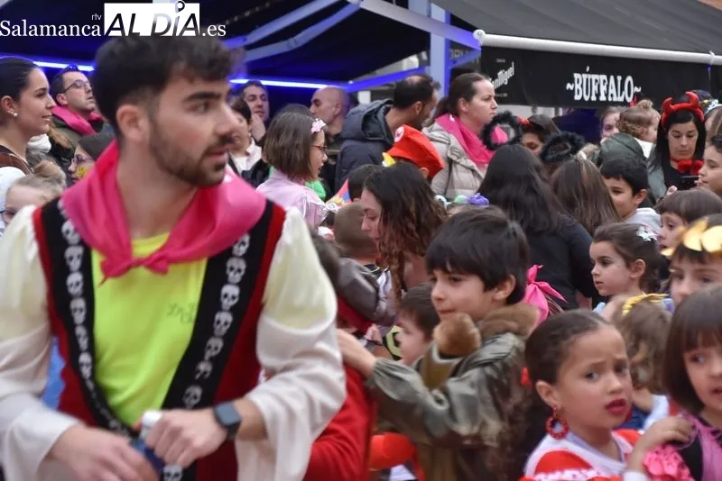 Desfile de Carnaval en el barrio del Oeste. Foto de Vanesa Martins