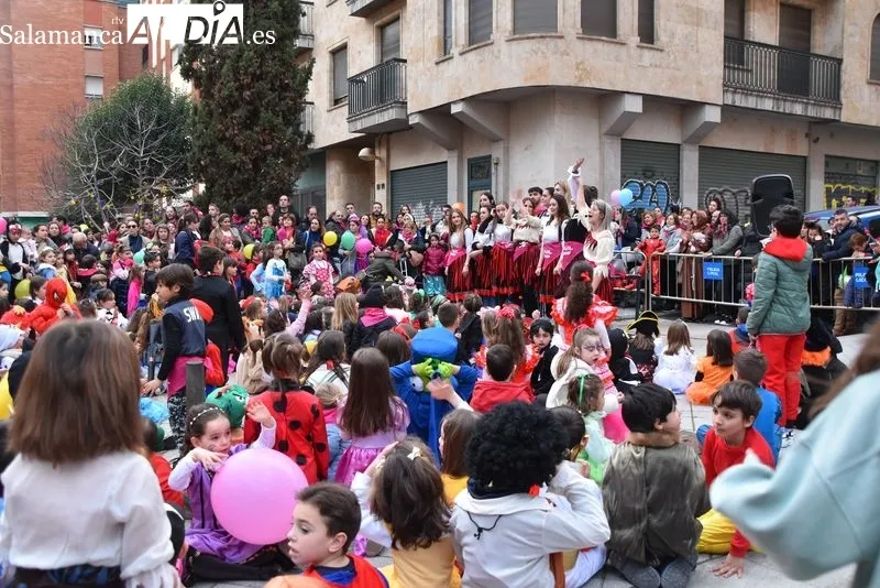 Desfile de Carnaval en el barrio del Oeste. Foto de Vanesa Martins