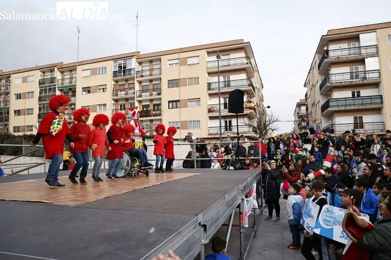 Foto 32 - Gran ambiente en la fiesta del Carnaval del Consejo Social El Rollo