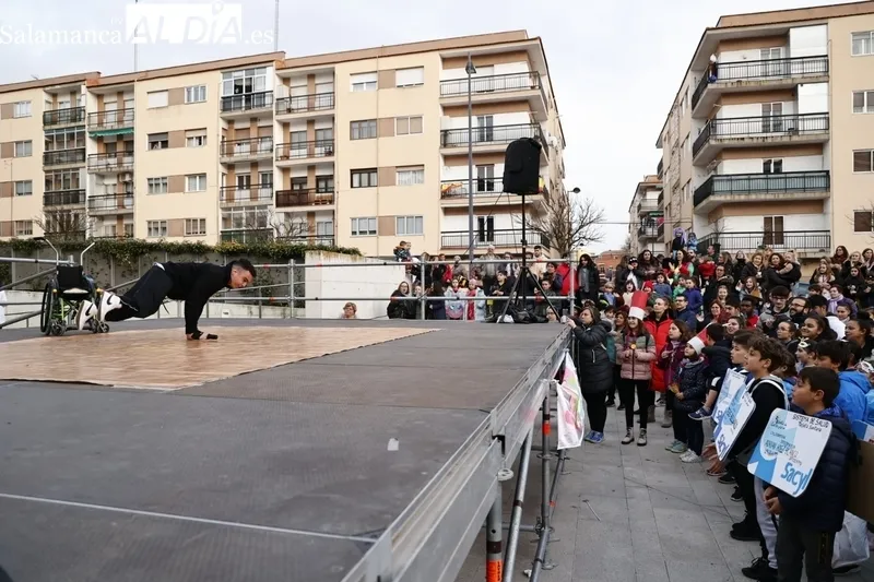 Foto 26 - Gran ambiente en la fiesta del Carnaval del Consejo Social El Rollo
