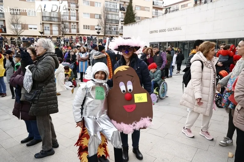 Foto 23 - Gran ambiente en la fiesta del Carnaval del Consejo Social El Rollo