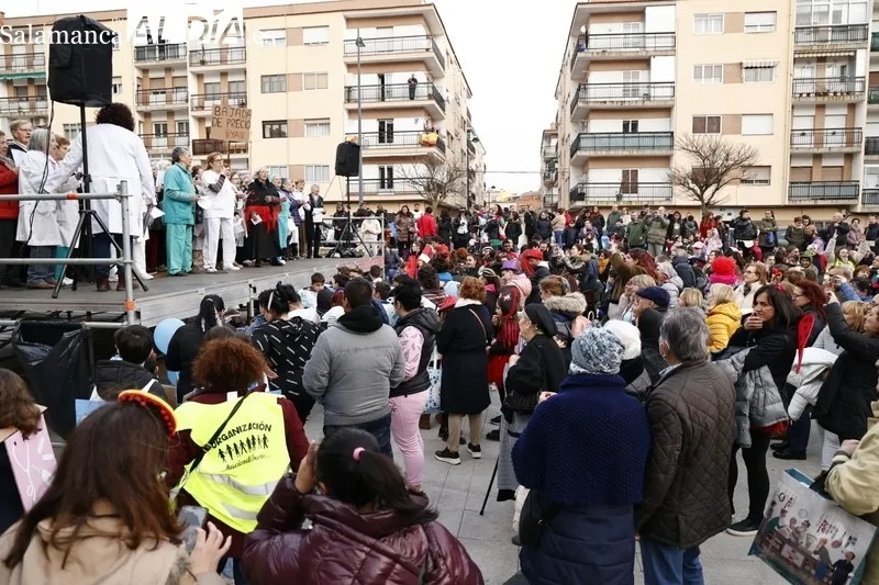 Foto 22 - Gran ambiente en la fiesta del Carnaval del Consejo Social El Rollo