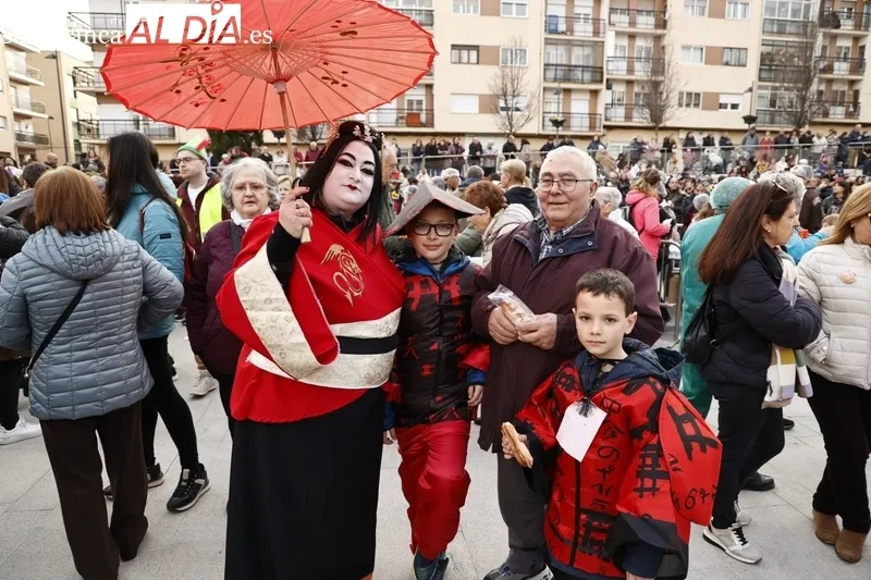 Foto 13 - Gran ambiente en la fiesta del Carnaval del Consejo Social El Rollo
