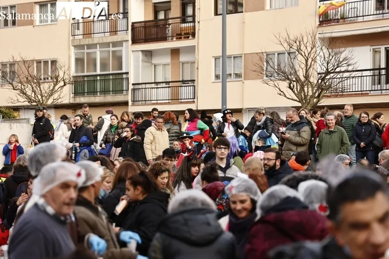 Foto 11 - Gran ambiente en la fiesta del Carnaval del Consejo Social El Rollo