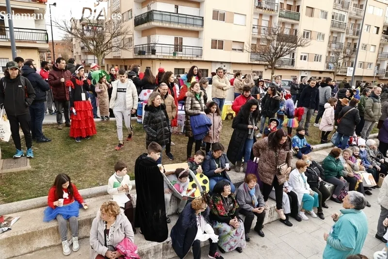 Foto 3 - Gran ambiente en la fiesta del Carnaval del Consejo Social El Rollo