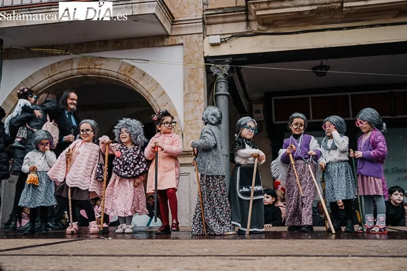 Desfile y concurso de disfraces en Alba de Tormes. Fotografías: Rubén Vicente