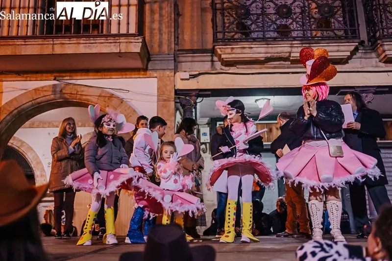 Desfile y concurso de disfraces en Alba de Tormes. Fotografías: Rubén Vicente