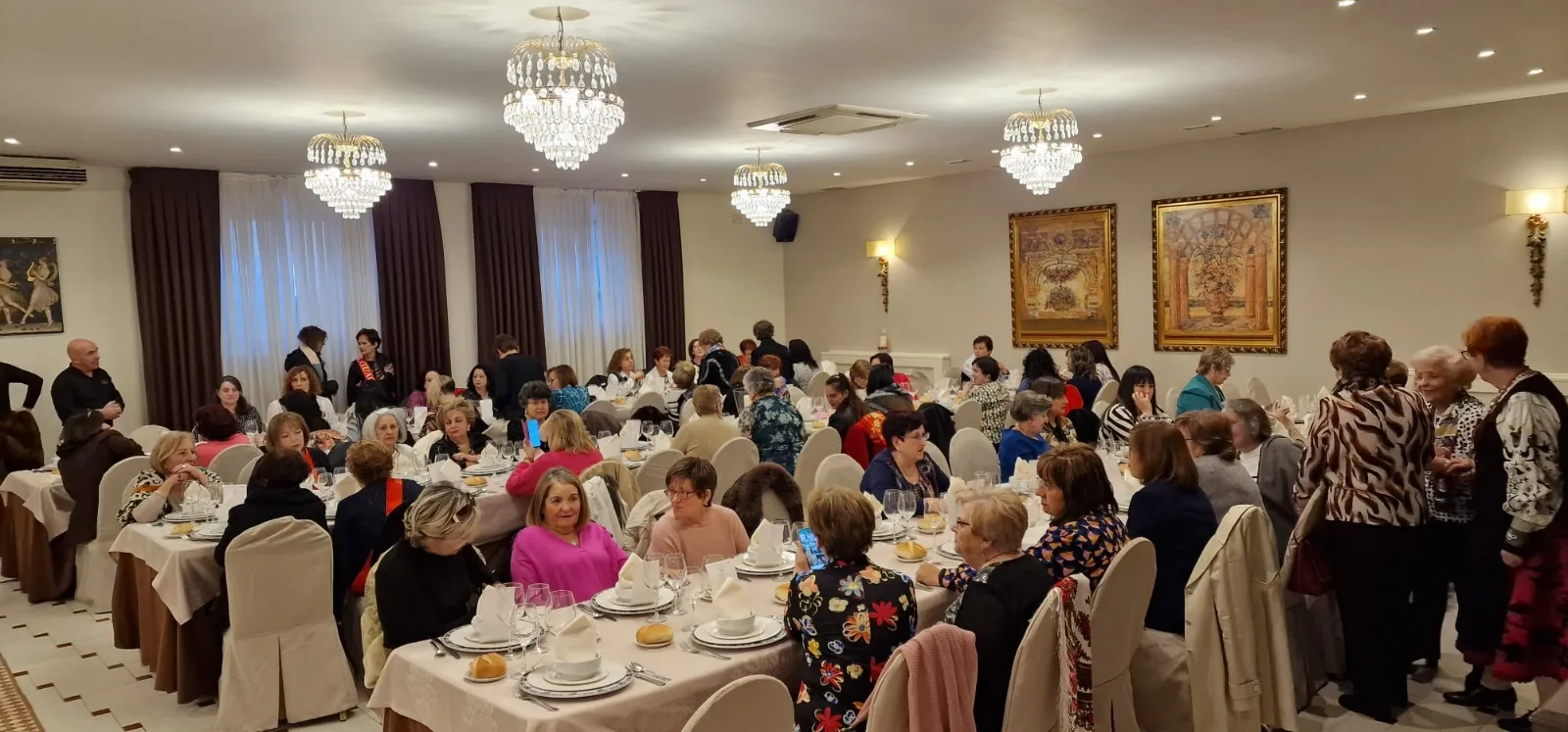 Foto 4 - Las &Aacute;guedas de Cantaracillo viven una animada jornada festiva