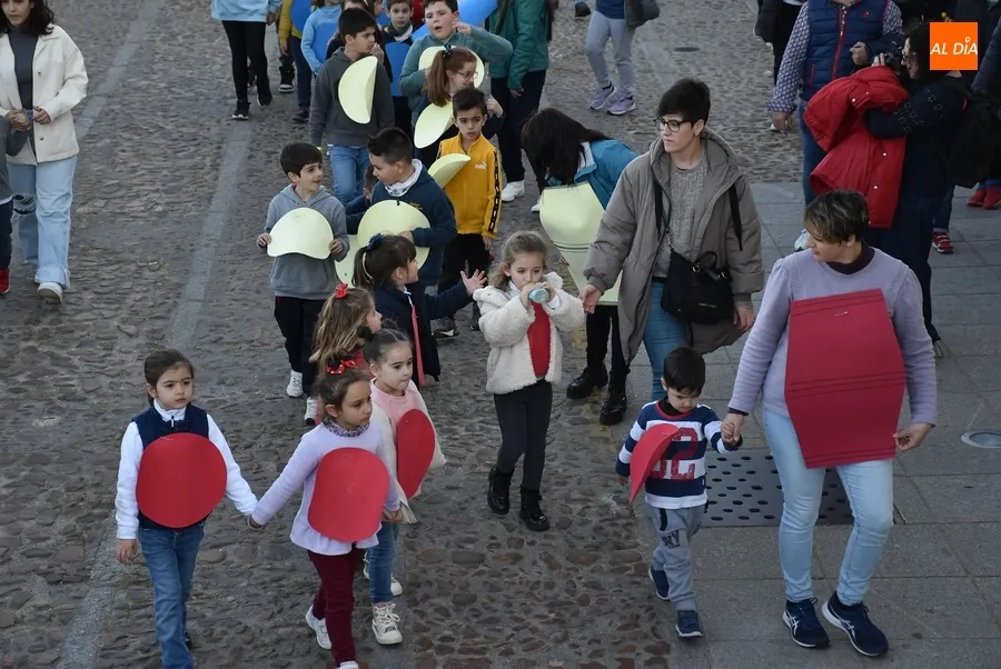 Foto 4 - La Escuela de M&uacute;sica rinde homenaje a Parch&iacute;s en su recuperado pasacalles
