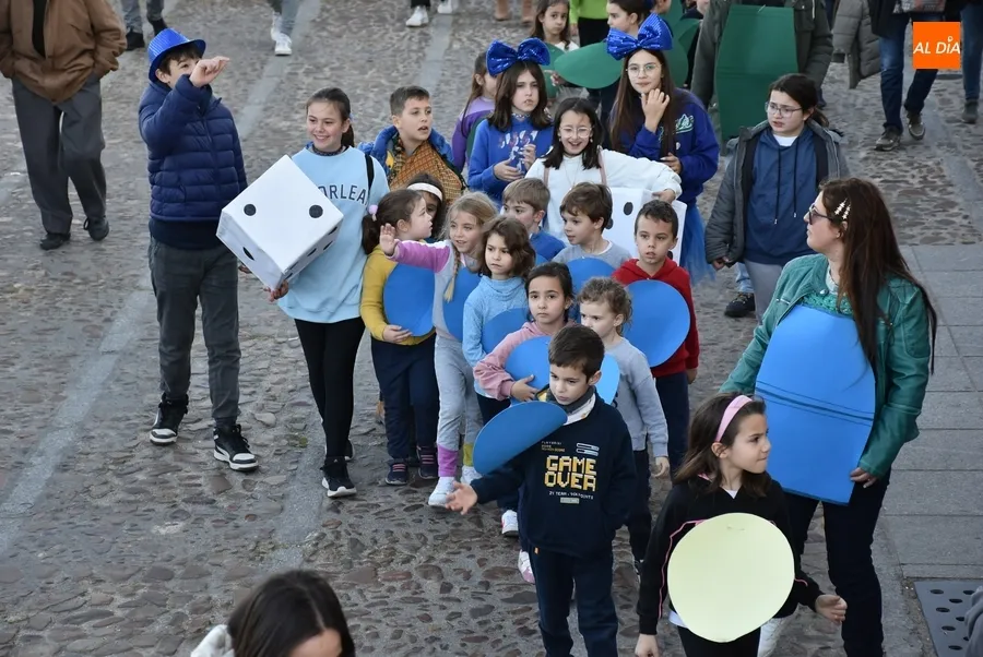 Foto 6 - La Escuela de M&uacute;sica rinde homenaje a Parch&iacute;s en su recuperado pasacalles