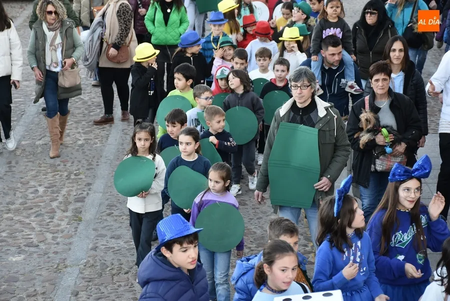 Foto 8 - La Escuela de M&uacute;sica rinde homenaje a Parch&iacute;s en su recuperado pasacalles