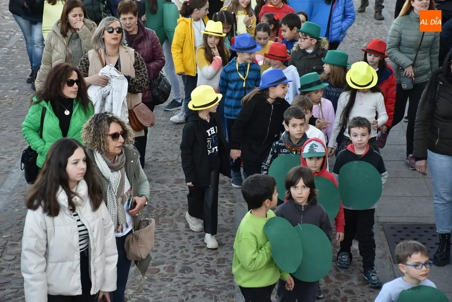 Foto 10 - La Escuela de M&uacute;sica rinde homenaje a Parch&iacute;s en su recuperado pasacalles