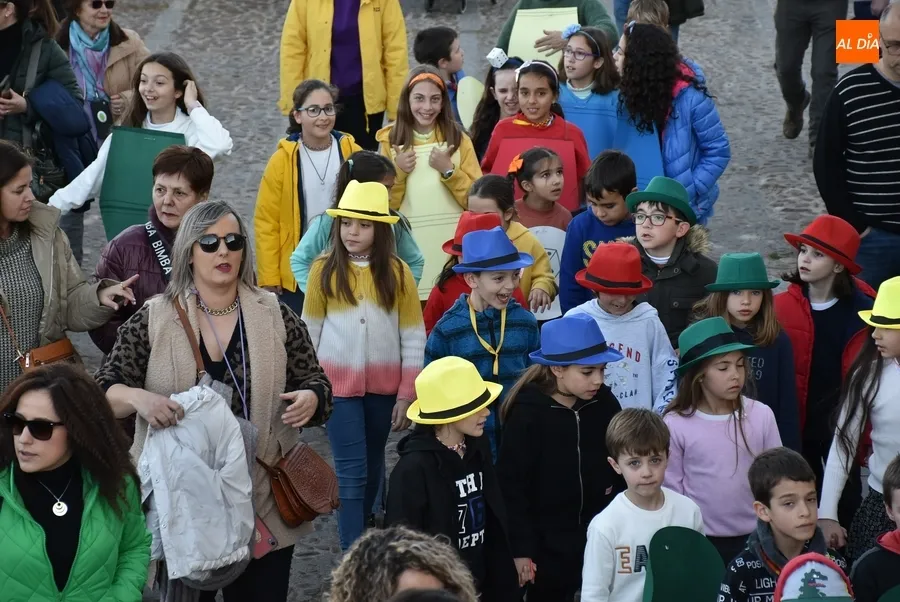 Foto 11 - La Escuela de M&uacute;sica rinde homenaje a Parch&iacute;s en su recuperado pasacalles