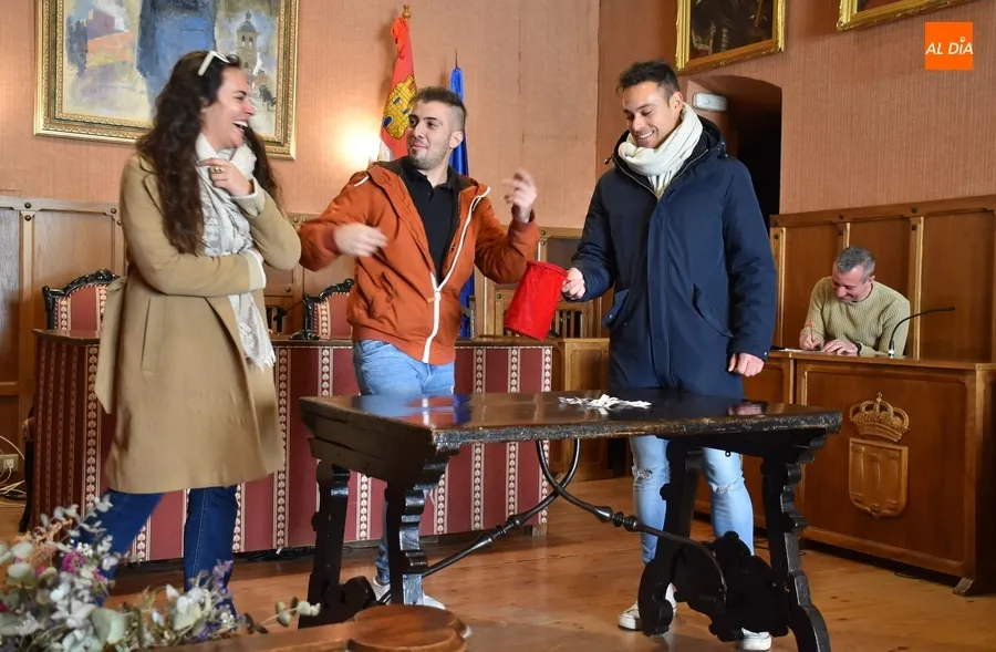 Foto 5 - La Pe&ntilde;a La &Uacute;ltima resulta la ganadora entre las 14 interesadas en la caseta carnavalera vacante