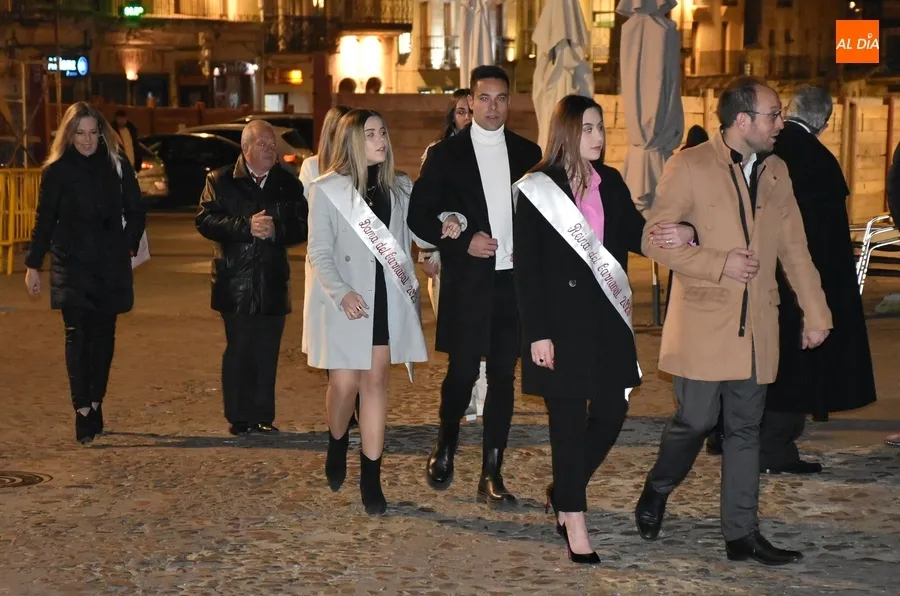 Foto 3 - La Rondalla homenajea a su miembro m&aacute;s veterano en la presentaci&oacute;n de unas Coplas con mucha denuncia