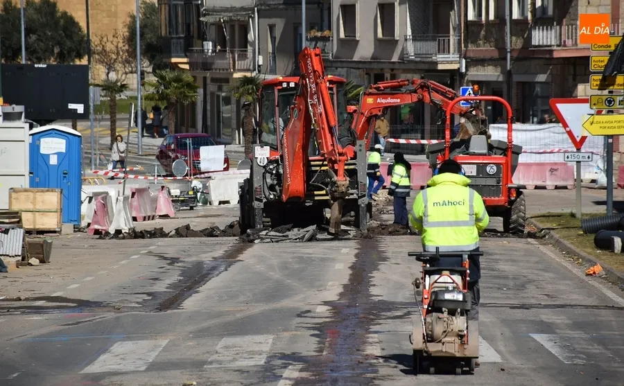 Foto 4 - Cortado al tr&aacute;fico el segundo tramo de la Avenida de Espa&ntilde;a