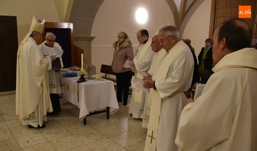 Foto 5 - Jos&eacute; Luis Retana preside por 1&ordf; vez la renovaci&oacute;n de la consagraci&oacute;n de las religiosas diocesanas