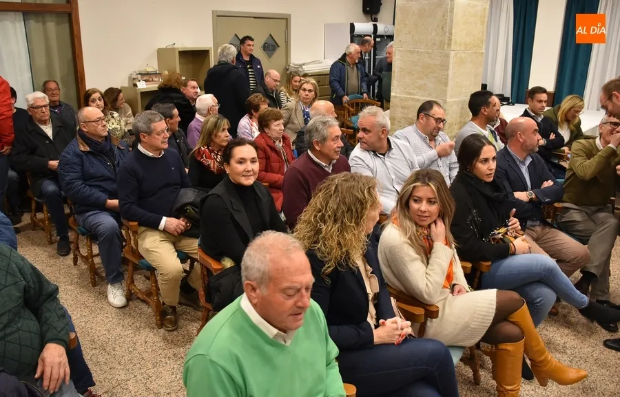 Foto 6 - La plana mayor del PP de la comarca mirobrigense arropa a Carlos Garc&iacute;a Carbayo