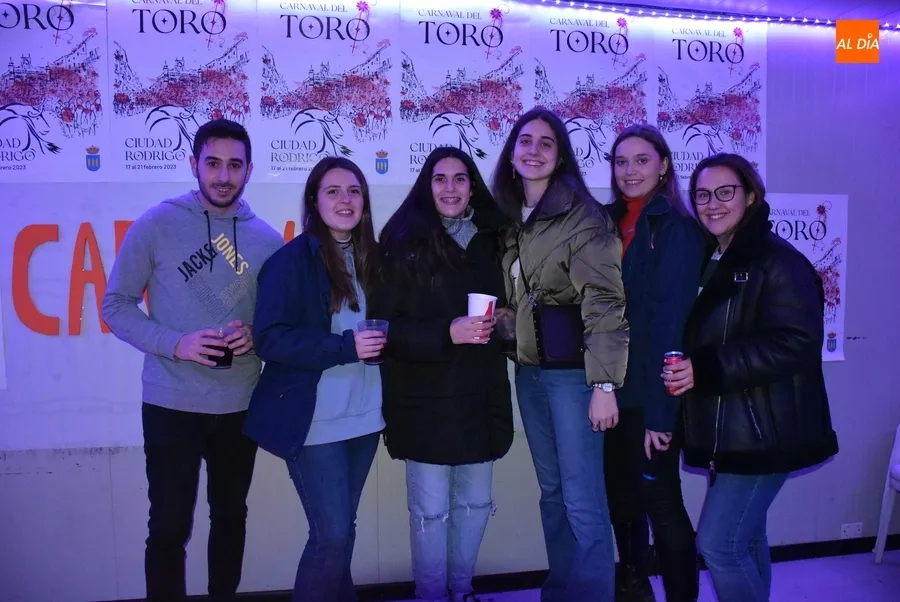 Foto 3 - La fiesta se desata tambi&eacute;n en el Paseo Fernando Arrabal