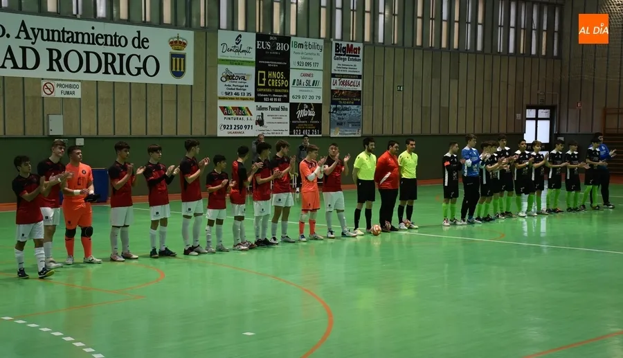 Foto 2 - Victoria de prestigio del III Juvenil frente a River Zamora superando todas las adversidades