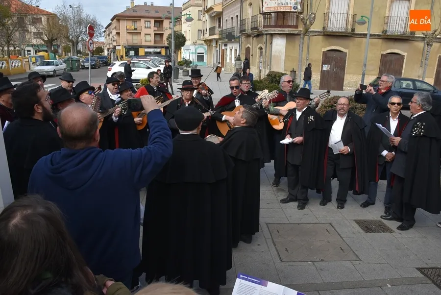 Foto 5 - Intenso fin de semana precarnavalero para la Rondalla III Columnas