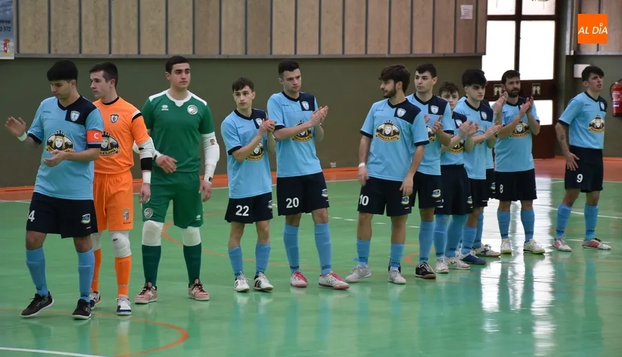 Foto 3 - El III Senior vuelve a saborear la victoria en un s&oacute;lido derby ante el FS Salamanca B