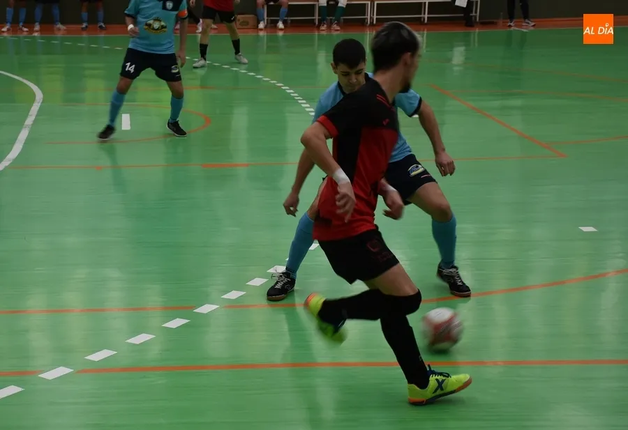 Foto 5 - El III Senior vuelve a saborear la victoria en un s&oacute;lido derby ante el FS Salamanca B