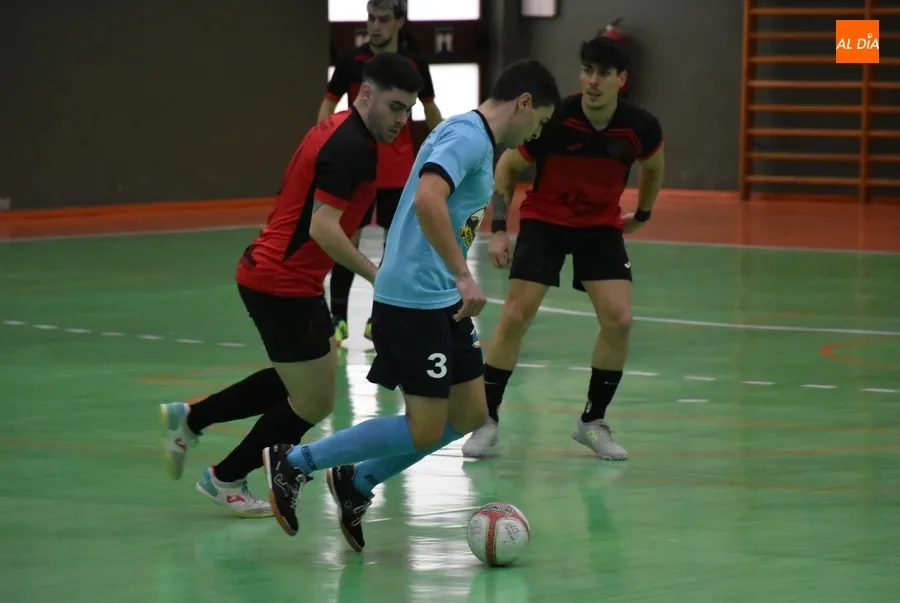 Foto 6 - El III Senior vuelve a saborear la victoria en un s&oacute;lido derby ante el FS Salamanca B