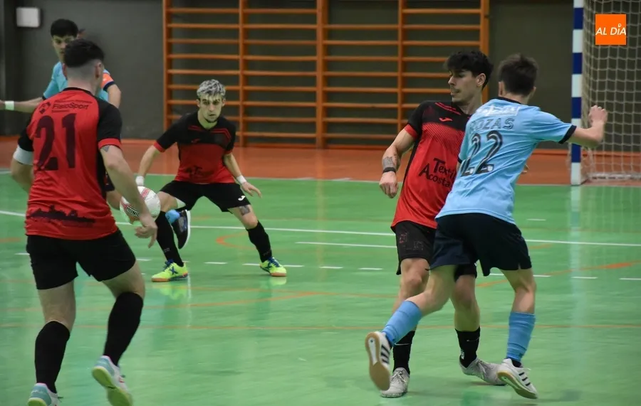 Foto 8 - El III Senior vuelve a saborear la victoria en un s&oacute;lido derby ante el FS Salamanca B