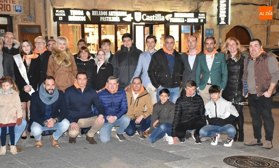Foto 3 - Juguet&oacute;n y reivindicativo preg&oacute;n de &lsquo;hermanamiento&rsquo; del Carnaval con la Feria de Teatro