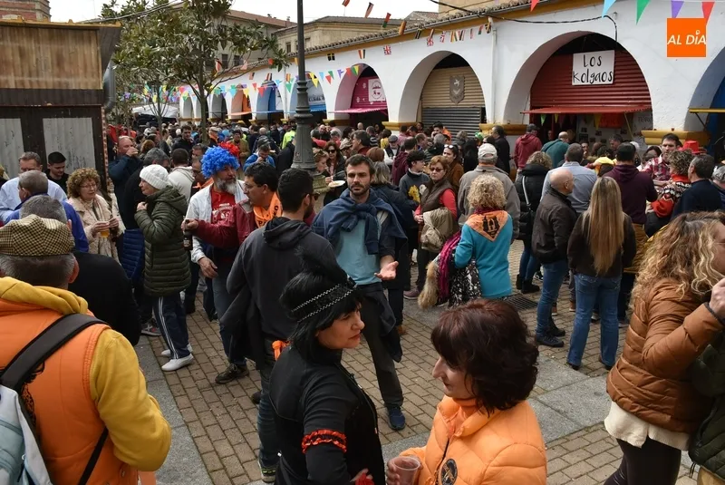 Foto 3 - Las casetas de la Plazuela del Buen Alcalde invitan a patatas mene&aacute;s a 500 personas