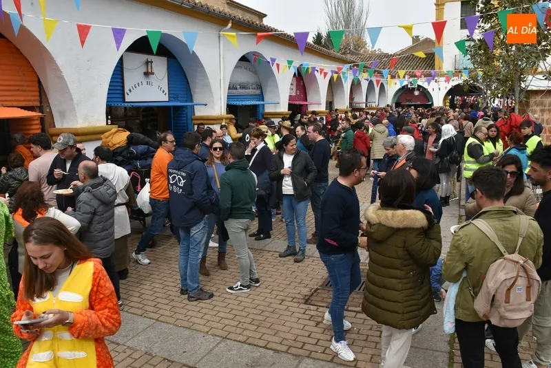 Foto 5 - Las casetas de la Plazuela del Buen Alcalde invitan a patatas mene&aacute;s a 500 personas