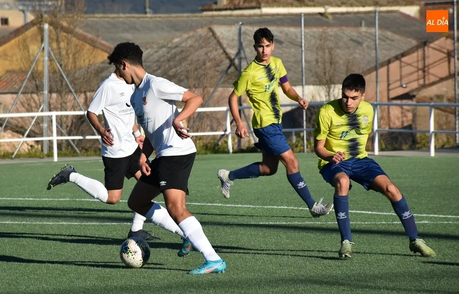 Foto 9 - Vomitivo comentario de un t&eacute;cnico del Juvenil del Helm&aacute;ntico en su duelo contra el Ciudad Rodrigo