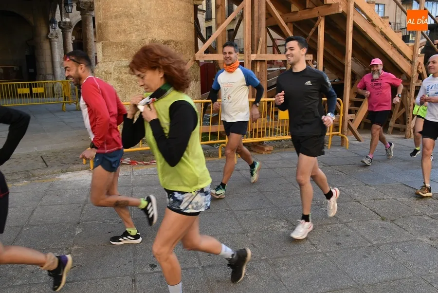 Foto 6 - Un grupo de atletas disfruta del cl&aacute;sico &lsquo;Cross del Pollino&rsquo;