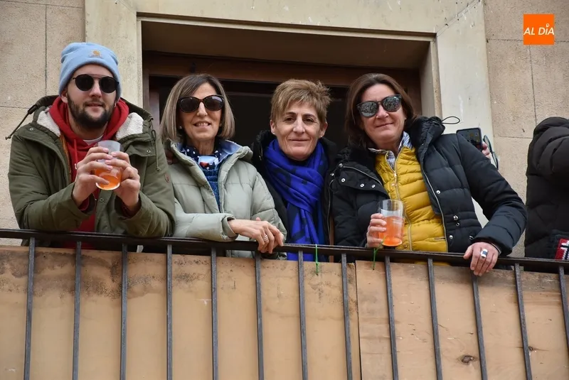 Foto 10 - Mir&oacute;briga vive otro hist&oacute;rico S&aacute;bado de Carnaval con la ciudad invadida por miles de j&oacute;venes