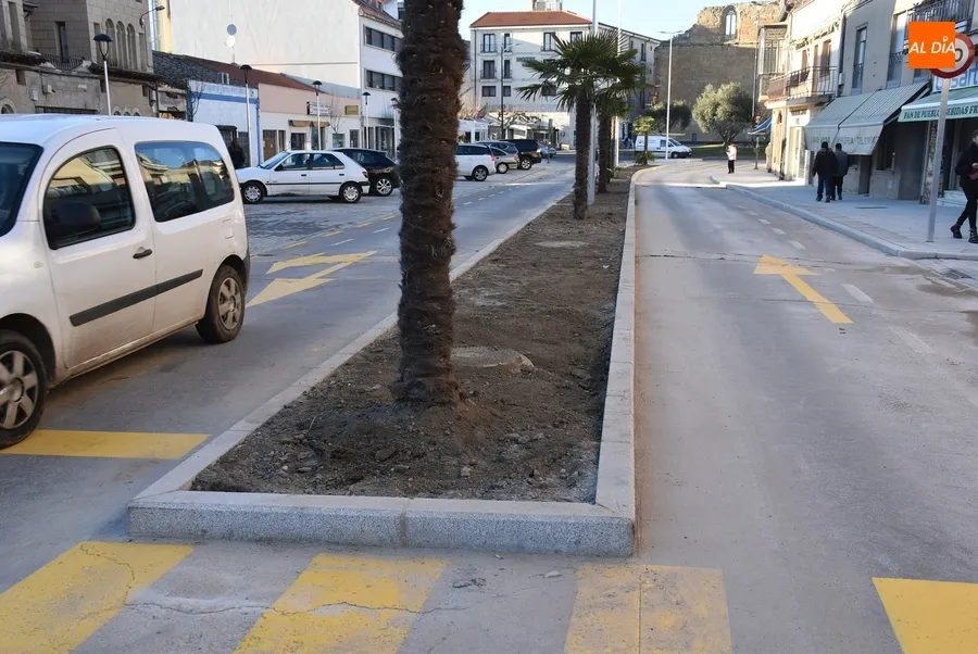 Foto 5 - Abierto al tr&aacute;fico, con &lsquo;ambiente de Benidorm&rsquo;, el tramo en obras de la Avenida de Espa&ntilde;a