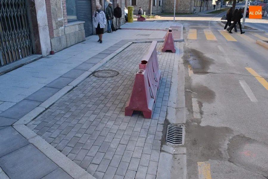 Foto 6 - Abierto al tr&aacute;fico, con &lsquo;ambiente de Benidorm&rsquo;, el tramo en obras de la Avenida de Espa&ntilde;a