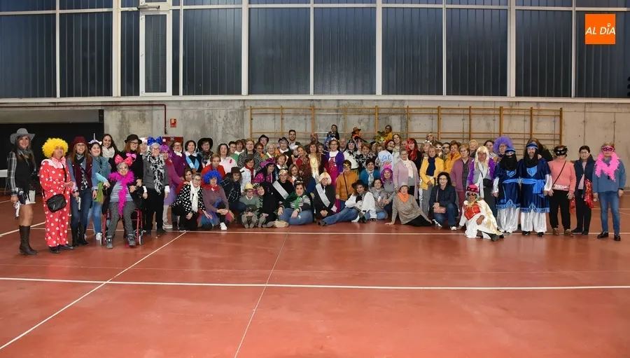 Foto 9 - Amanecer festeja la llegada del Carnaval con sus propias Murga y Corte de Honor