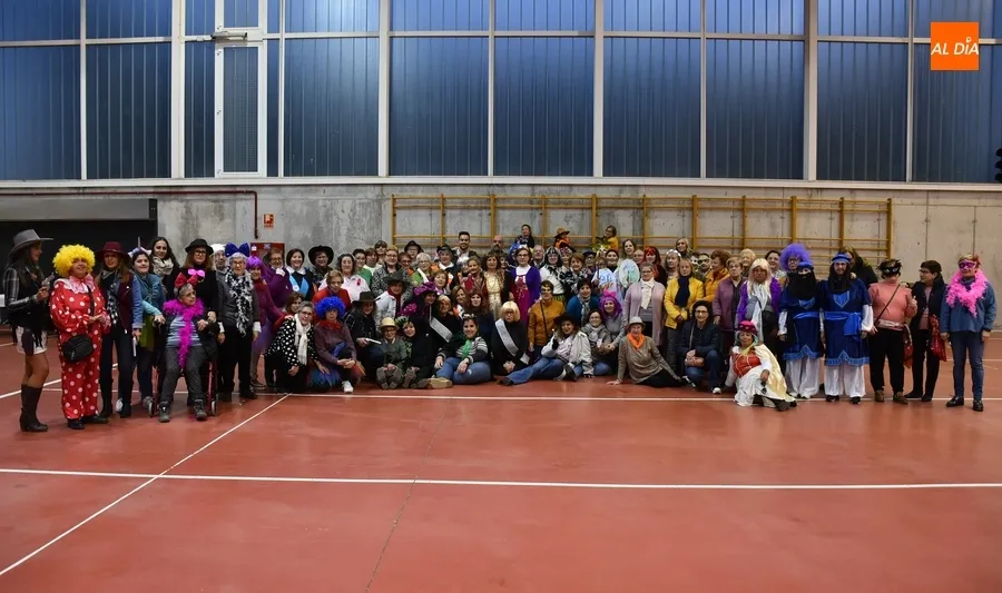 Foto 10 - Amanecer festeja la llegada del Carnaval con sus propias Murga y Corte de Honor