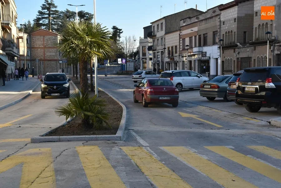 Foto 10 - Abierto al tr&aacute;fico, con &lsquo;ambiente de Benidorm&rsquo;, el tramo en obras de la Avenida de Espa&ntilde;a