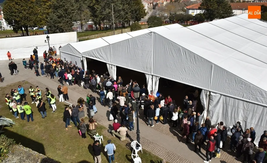 Foto 7 - Una concurrid&iacute;sima comida abre el Domingo de Pi&ntilde;ata de vuelta a la plena normalidad