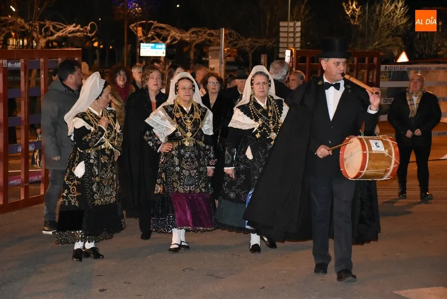 Foto 4 - Silvia Garc&iacute;a Rojo desgrana su Carnaval con un amplio reconocimiento a los Porteros Mayores
