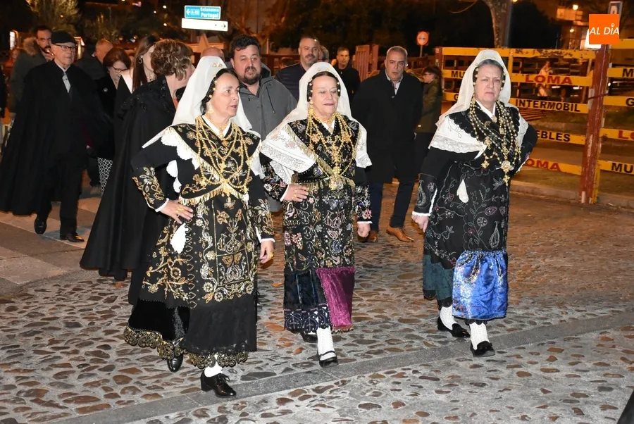 Foto 6 - Silvia Garc&iacute;a Rojo desgrana su Carnaval con un amplio reconocimiento a los Porteros Mayores